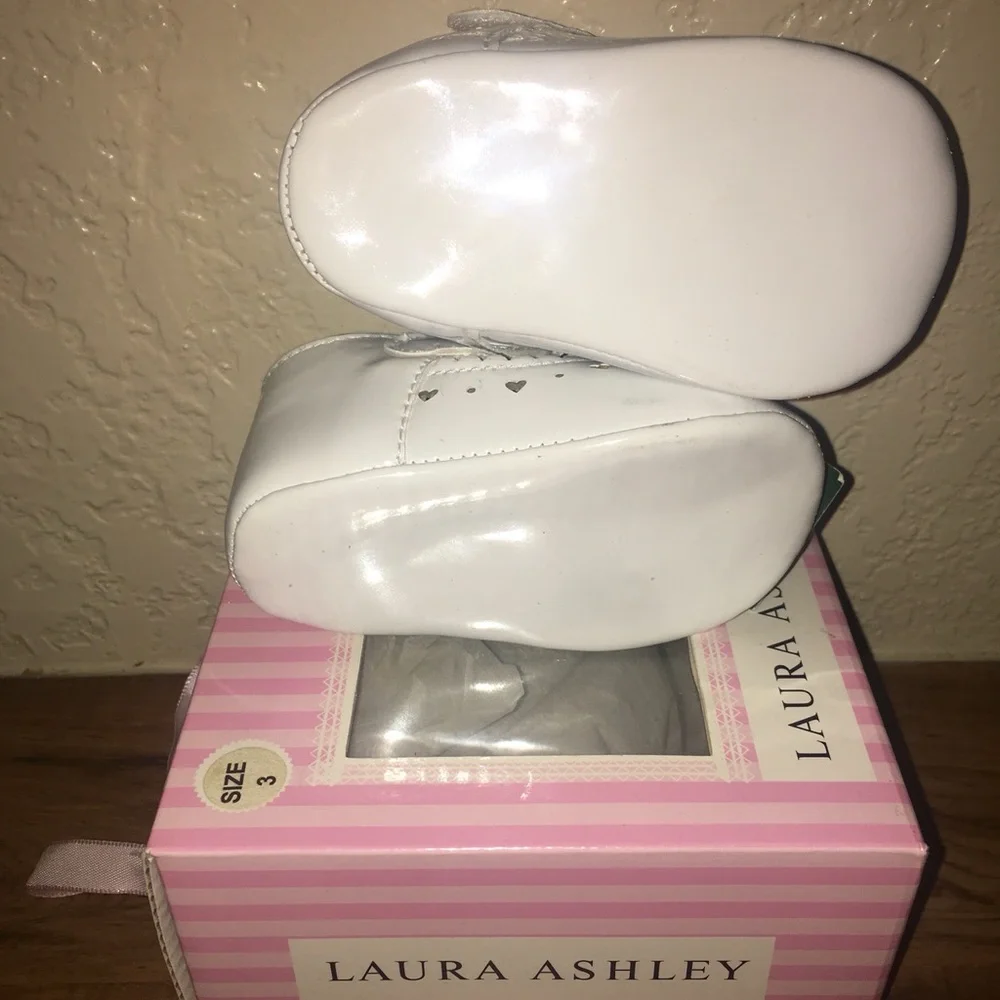 Laura Ashley Baby Girls White Mary Jane Shoes Size 3